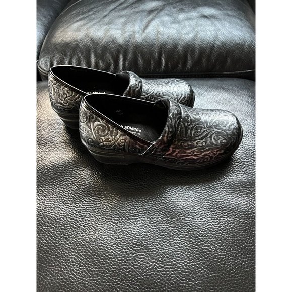 Easy Street Laurie Slip Resistant Comfortable Silver Artisan T1 Shoes Size 6.5M - Picture 8 of 12